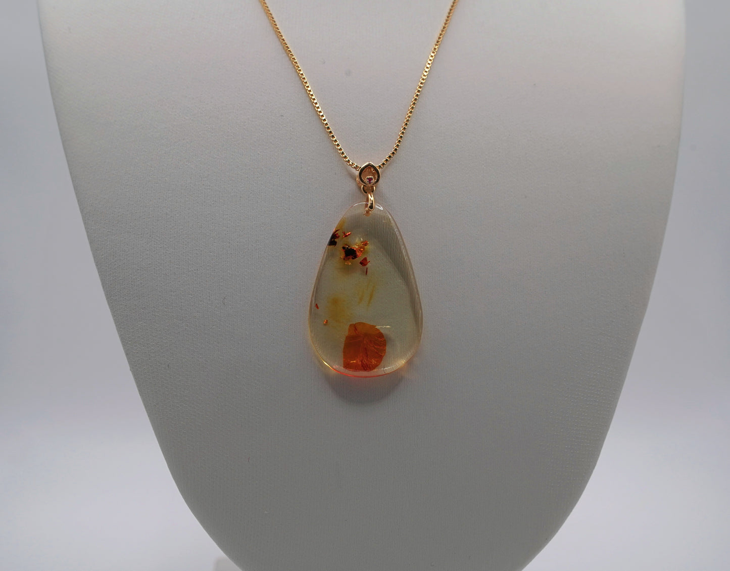 Natural Flower Amber Pendant - Botanical Resin Jewelry  Organic Elegance