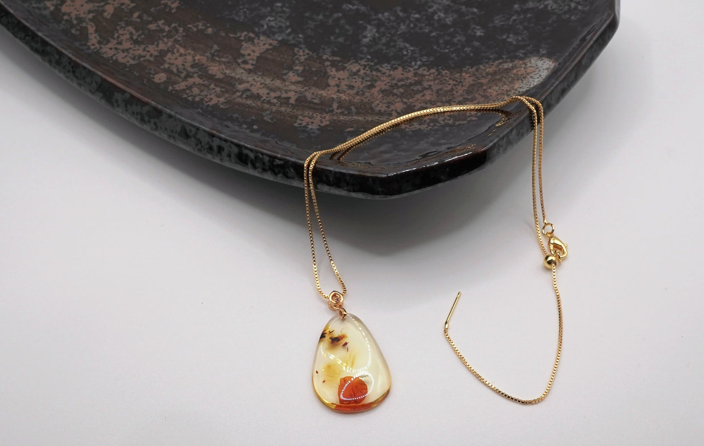 Natural Flower Amber Pendant - Botanical Resin Jewelry  Organic Elegance