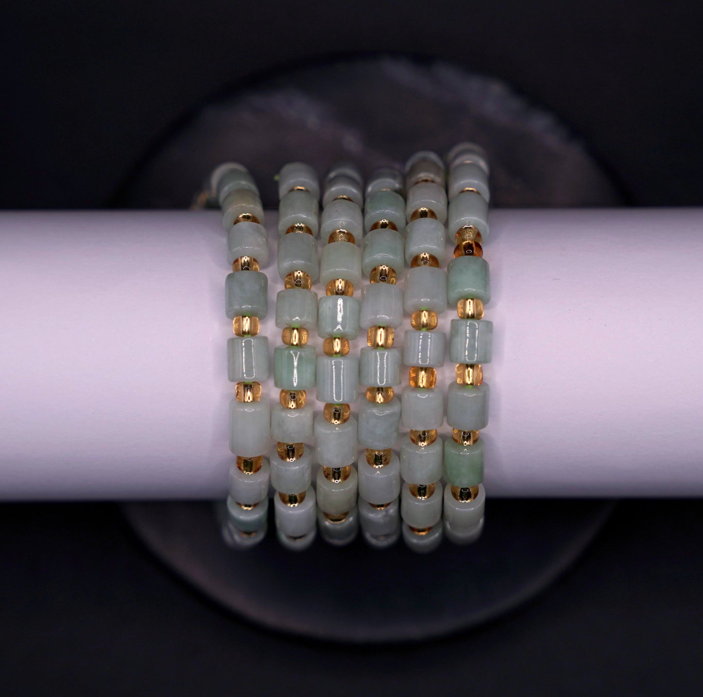Five-Strand Jade & Gold Bracelet Stack – Natural Harmony in Luxurious Layers