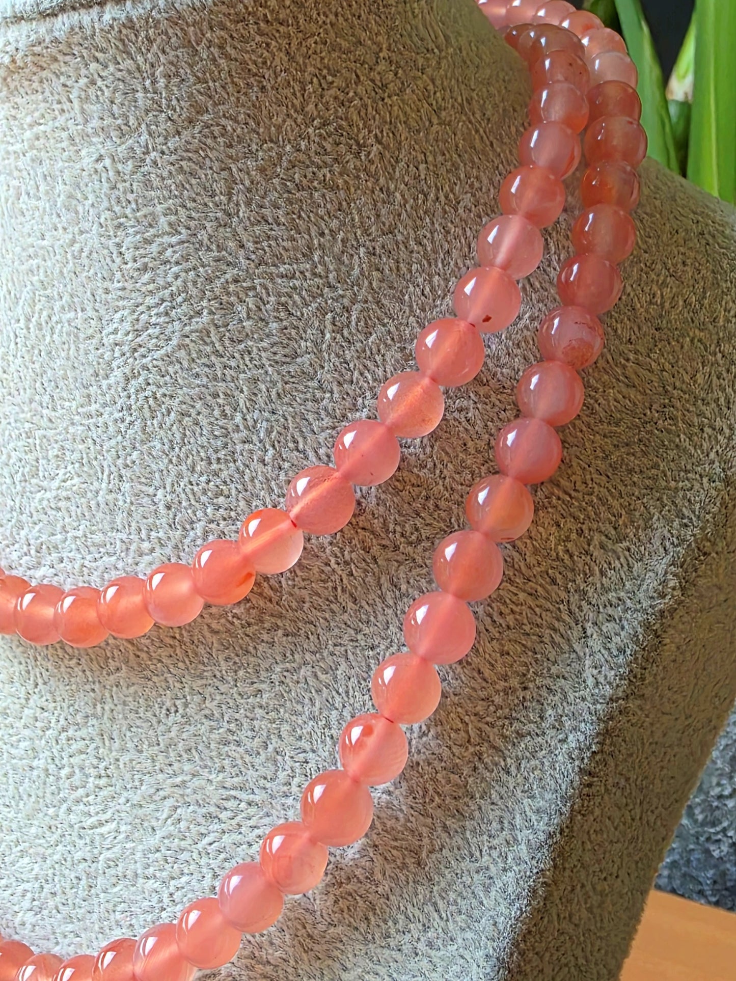 Luminous Icy Nanhong Bead Necklace
