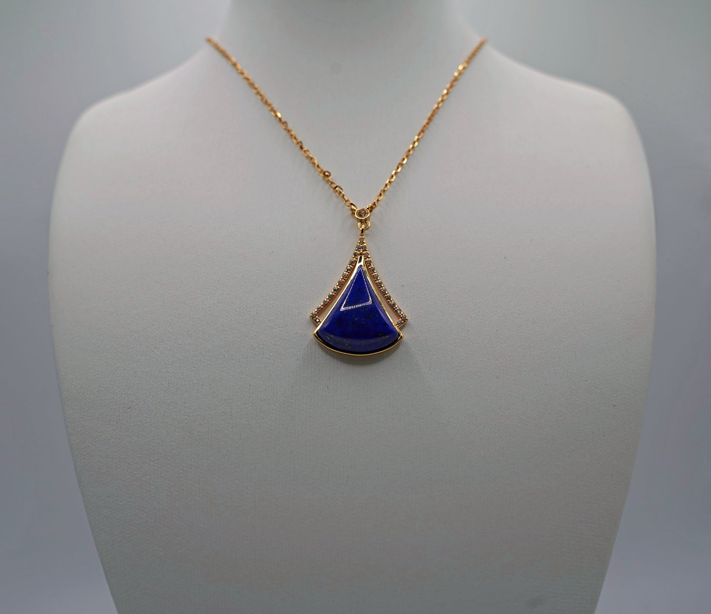 Certified Lapislazuli Fan-shape Design Pendant
